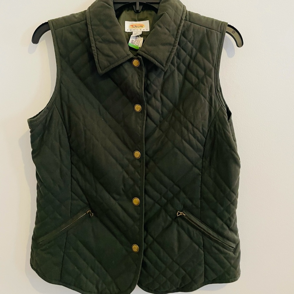 TALBOTS • Petite Barn Green Quilted Vest